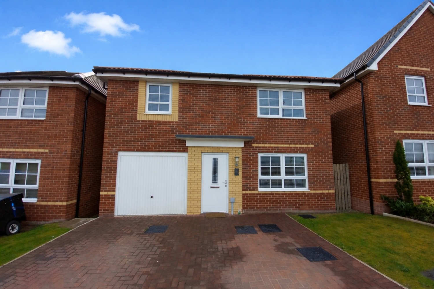 DUNSTANBURGH WALK, SPENNYMOOR, DURHAM, DL16